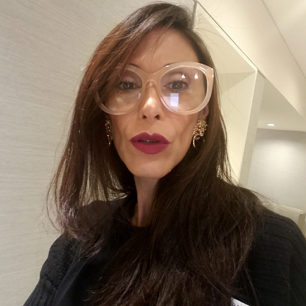 Meet your Posher, Claudia